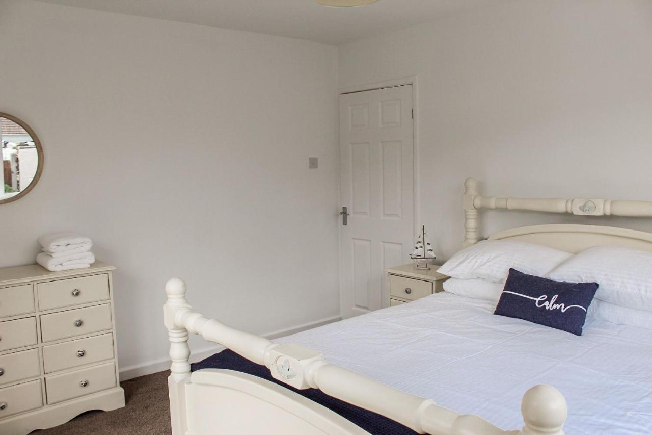 Lovely Bungalow Close To Beach Villa Prestatyn Bagian luar foto